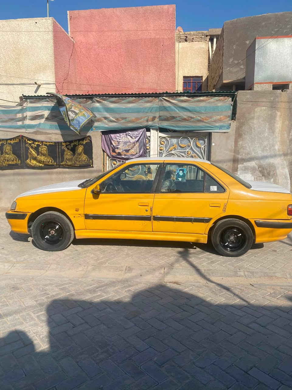 سلام عليكم بيجو بارس البيع مديل 2015سيارة حلوة محرك وكير خير من الله رقم نكليزي***********رقمي سعر ٣٤وبيه مجال
