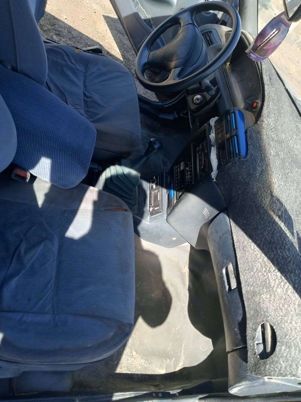 السلام عليكم  للبيع سيفيا موديل 93 حداديه جديد كير ومكينه مغفولات حداديه حلوه  عنوان بغداد التاجي السعر 28وبيها مجال ***********
