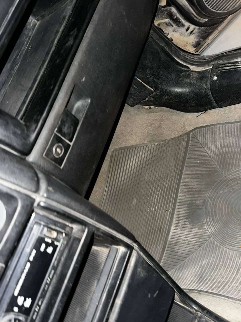 سلام عليكم  اوبل فكتره موديل 1991محرك  1800 سياره جاهزه من كلش  السعر 35 وبيهه مجال  الاستفسار الاتصال عله الرقم ***********
