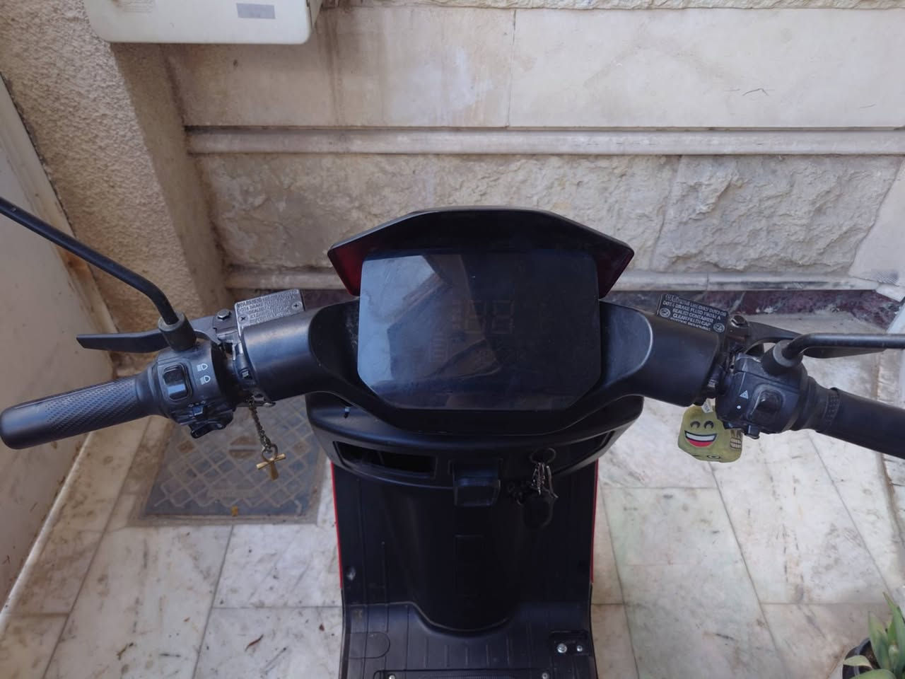 السلام عليكم دراجه شحن للبيع بسعر مناسب (450) وبيها مجال *********** واتساب
