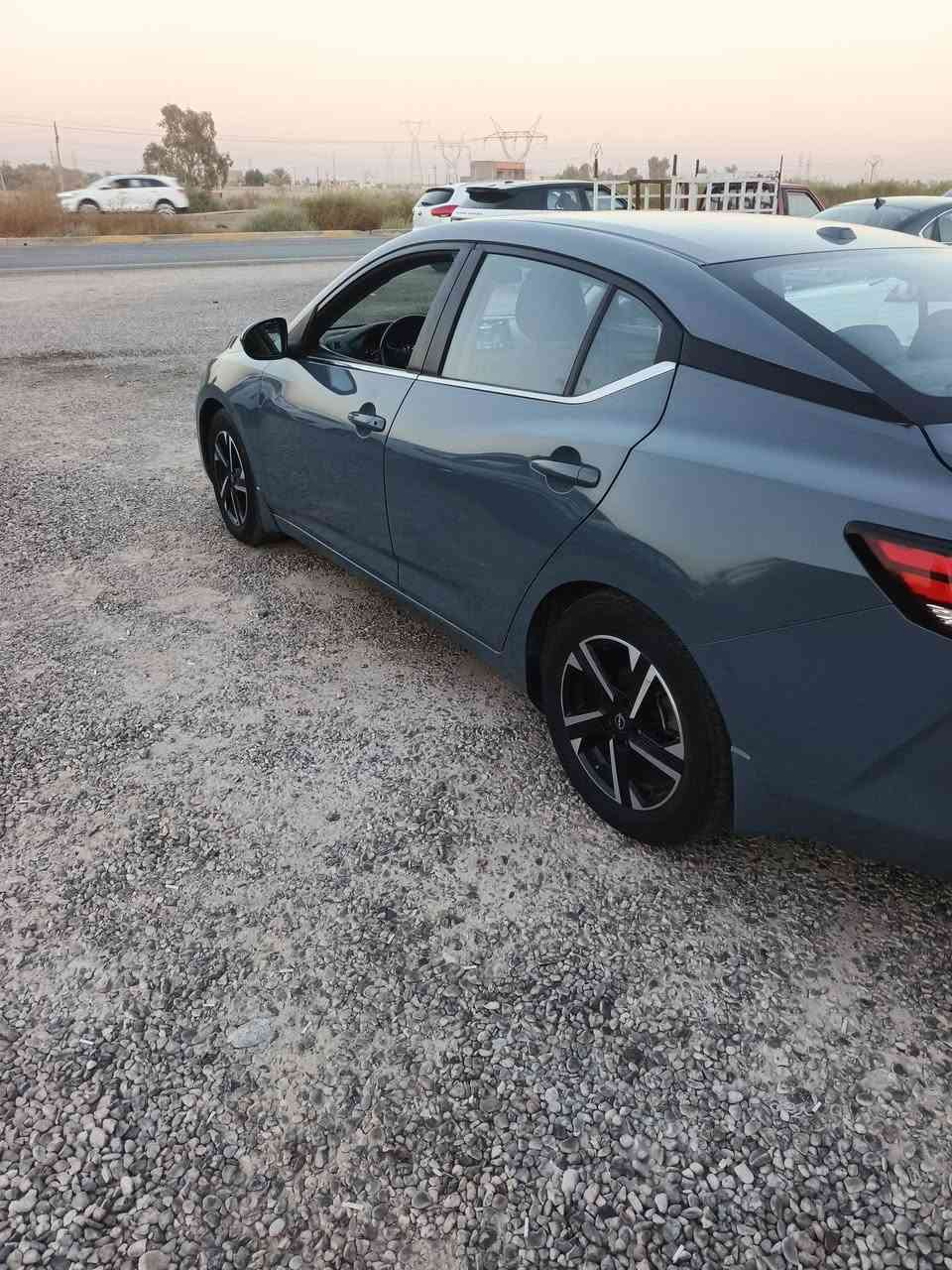 سلام عليكم سنترا موديل ٢٠٢٤ لون مميز ماشية ٥١ ألف كلهة على وضع الشركة جديدة بمعنى الكلمة رقم ديالى تحويل ثاني يوم السعر ١٣٢ و بيهة مجال حك الجية المكان تقاطع القدس هاتف *********** الرجاء اتصال فقط
