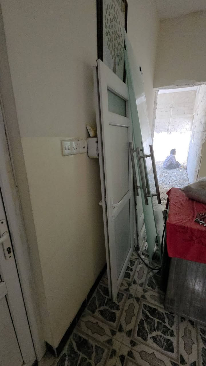 ثلاث ابواب خارجية حديد للبيع مع الكيلونات والمفاتيح وثلاث ابواب بلاستك . ومراجيح اثنين ومكينه قص ثيل كهربائيه شغالة قيم واخذ وبما يرضي الله اولا ثم ضميرك
ثلاث ابواب خارجية حديد للبيع مع الكيلونات والمفاتيح وثلاث ابواب بلاستك . ومراجيح اثنين ومكينه قص ثيل كهربائيه شغالة قيم واخذ وبما يرضي الله اولا ثم ضميرك 
الموصل حي المثنى ***********
