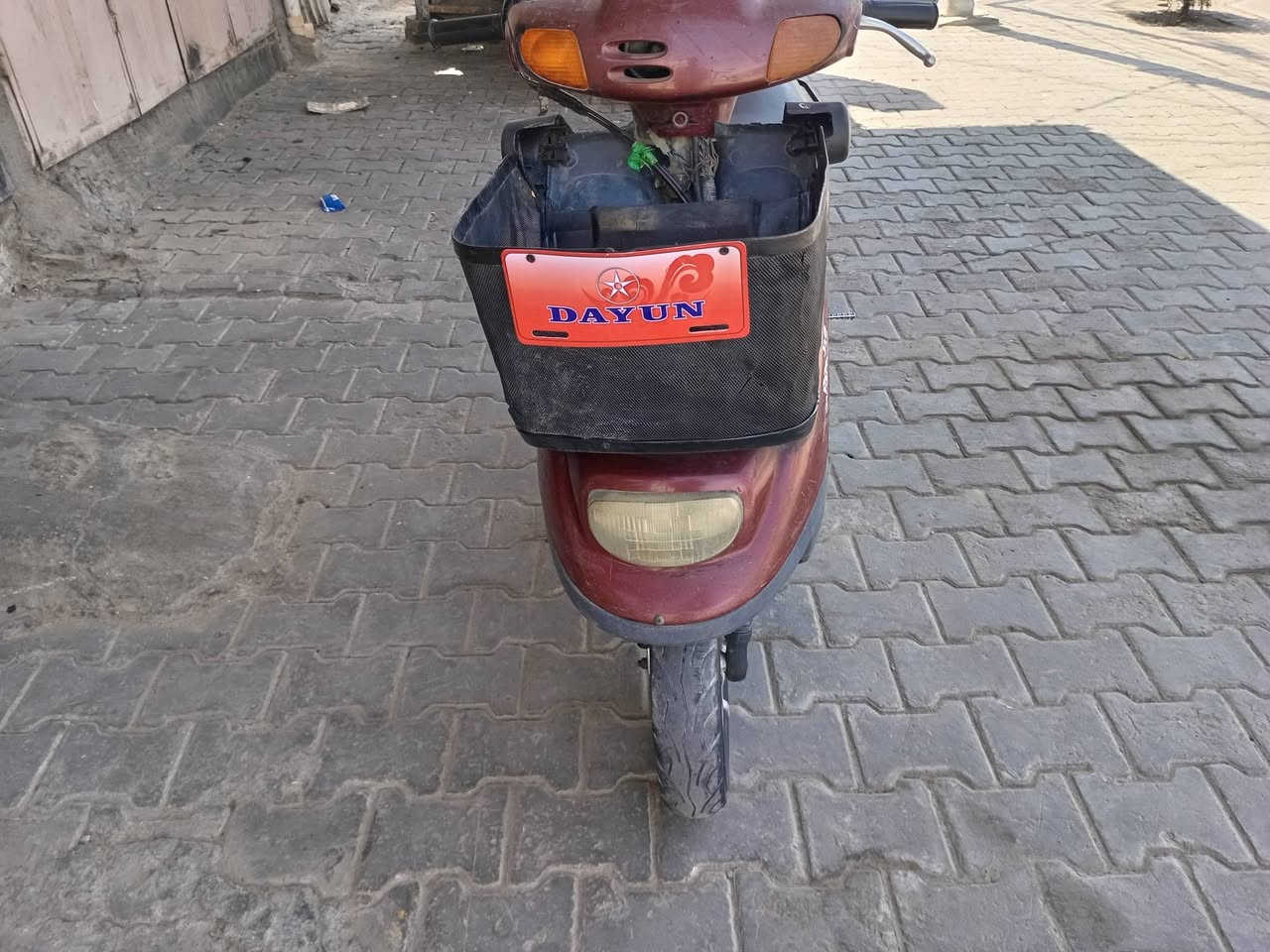 🛵 دراجة منغولي (بوش - Poche) للبيع 🛵
لأصحاب النظيف واليدور دراجة مال عمل ومكفولة، دراجة منغولي جاهزة من كلشي وما تحتاج أي مصاريف:
✨ المواصفات والمميزات:
• الوضعية: شغالة كاملة وبوضع مميز وجاهزة للتجول.
• الكهربائيات: شغالة 100% (لايتات، إشارات، وكلشي تمام).
• النظافة: مثل ما واضحة بالصورة 
💰 السعر:
• السعر: 225 ألف وبيه مجال بسيط 
📍 العنوان والمكان:
• كربلاء المقدسة - حي العسكرية (العابد) - قرب سيد محمد.
📞 للتواصل والاستفسار:
• رقم الهاتف: ***********
• ملاحظة: متواجد واتساب فقط، يرجى عدم المراسلة على الخاص بالفيسبوك لعدم التواجد عليه.
الدراجة مال شراي، الي يعجبه يتفضل واتساب أو يتصل وتدللون! 😉
