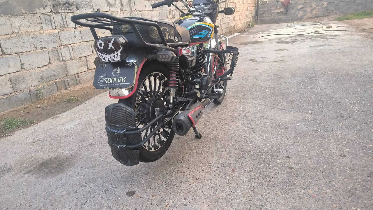 السلام عليكم 🔥🏍️ للبيع دراجة مرتبة ونظيفة جداً 🏍️🔥
للبيع دراجة موديل 2024 مشدودة 2025
⚙️ محرك 200cc
✨ الدراجة مرتبة كلش وما بيها كل نقص، جاهزة للاستخدام وما تحتاج أي شي
👌 نظافة وأداء، واللي يعرف بالدراجات يعرف قيمتها

💰 السعر: 900 ألف دينار
🤝 بيها مجال بسيط للجاد
🔄 ترهم مراوس بمسجل حسب الاتفاق

📍 المكان: الأنبار – الفلوجة – البعلوان

📞 للاستفسار والتواصل:
***********

⚠️ البيع للجادين فقط، واللي يريد يشوفها يتفضل، والمعاينة خير دليل ❤️🔥
