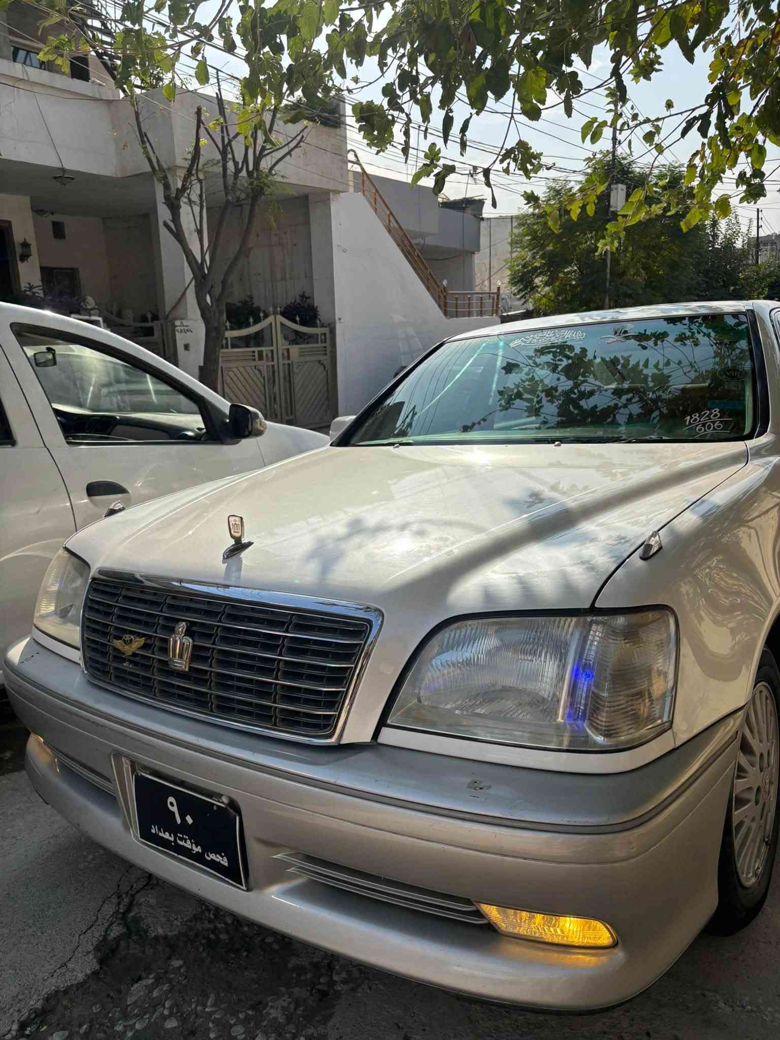 مەلیکە ٢٠٠١ • ڤڤتي • رقم نجف