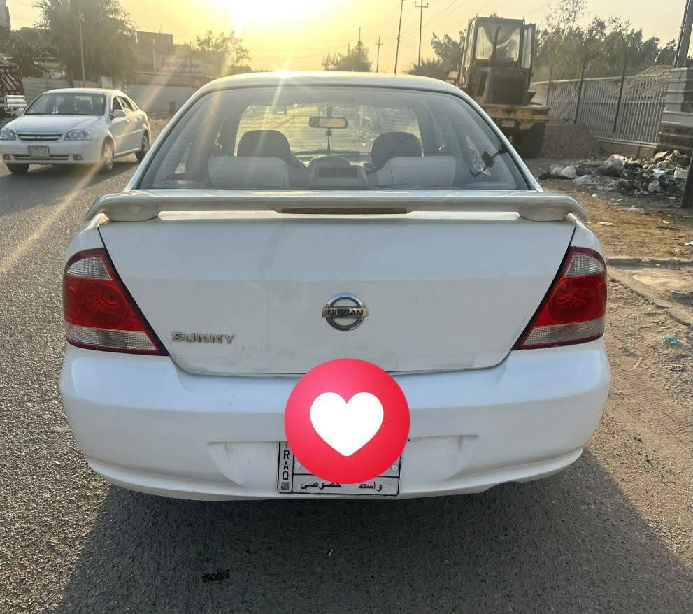 السلام عليكم اقره التفاصيل اخي العزيز
سني كوري 2007 رقم واسط السعر 72 وبيها مجال حك الجيه 
بسمي سنويه ساقطه من شهر 7 يعني صار شهرين تايرات تخم جديد بلات امام خلفي باتري بيها صبغ دعاميات وبنيد وباب السايق بس الي ماشر على صبغ اثر ضربه بسيطه وبيها طخه بالجنطه هم خفيفه كهربائيات شغاله تبريد محرك نعمه الكير فقط اصبح من اشغل تنتضره فد 5 او ٧ دقايق يالله تحرك فقط اصبح ماعرف فيشه او غيرها عليها غرامه 700 من ضمن سعرها 
الاستفسار***********
