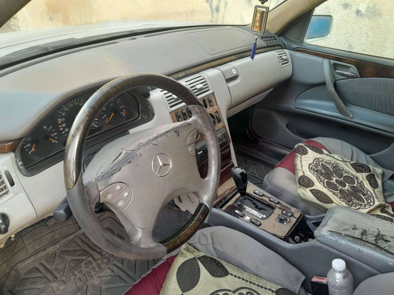#للبيع
سياره مارسدس ام عيون موديل 96 محرك محور VVT سياره الصبغ جارد و السنويه صارله شهر من ساقطه و سياره بأسمي 
سعر السياره 60 بيها مجال قليل السياره موجوده بالعماره 
***********
