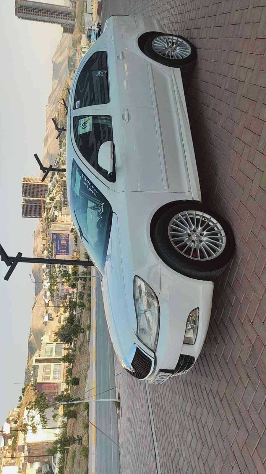بە ناوی خوای گە وره 
شکۆدا  مۆدیل 2013 ڕقم هه ولیر 
سە نویو  ژینگو ڕیگاو بانی تا 2030 تازیە
سیارکە  تا خوا حزکات جوانو پاک ماواتوە 
پیشتر تکسیبو بڵام بۆیاخیکی زۆر درجیک کراوە ناو ردرگاو هه موی کراوە  فرقی پی ناکریت لە گڵ خسوسی   چوار تایو  ویلی مارسی دس لە ژیرە  مکینە  16 مڕغوبی بیلادە   گیڕی عادیە 
تبرید لە سر سویچ   پیشو دوای تازە داگیراوە 
کلاجو عینی یک حفتیە خیتومتە سری لۆک 
مواسفات   تبرید  پاور  ارباک ایبی ایس قفڵ مرکزی جام اۆتۆ  اوینە کاربای  شاشە ایپات بلاجکتورو  لایتی عدسو زینۆن 
کوشنو گاعی لۆک  سیارکە بی مسرفو ماڵی دۆستە  بس لیخوڕینی اویت  
نرخی 60 گڵا   5 گڵاش غرامی تیایە دوای مامڵە ایگیڕموە  
تحویل  غرامە بە شرت    ناو نیشان سلیمانی
***********
ڤایبر  وات ساپی لە سرە     ☝  
 قیستو  قرزو  گۆڕینوم نیە  لە گڵ ڕیزم السليمانية, العراق

نص مكتوب في الصور:
- 0110 128 3838
- ***********