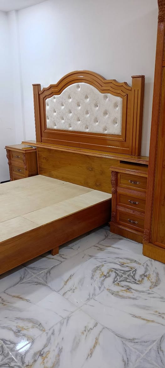 سلام عليكم خوان   غرفه جديده    عنوان فلوجه حي جولان  سعر مليونين وربع    بيها مجال      الهاتف ***********
