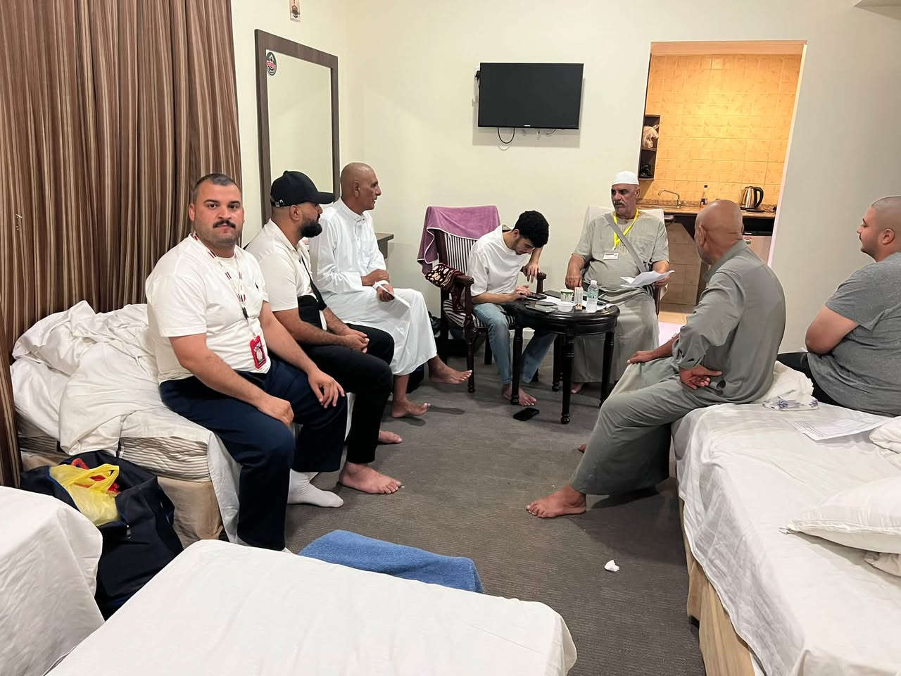 ‏حملة حمزة الهذال

لله الحمد توزيع الخطوط مجاناً على كل معتمرين الحملة 

الخط بسعر 35 الف دينار يوزع على حساب حمزة الهذال 

‏***********
