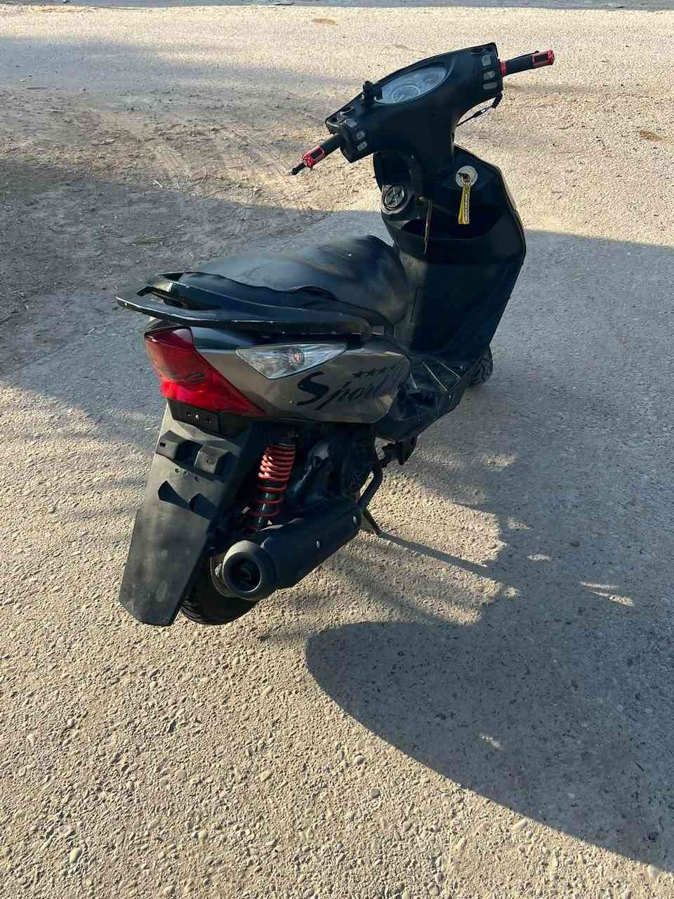 سلام وعليكم دراجه البيع ثعلب المحرك نضيف اي نقص مابيه كامله من كلشيً كهربائيات كامله  شغاله نكرهً سلف الكابريتر تخربط نوبات 
السعر 400 وبيه مجال 
مكاني تاجي منشأ نصر 

*********** +متواجد واتساب

