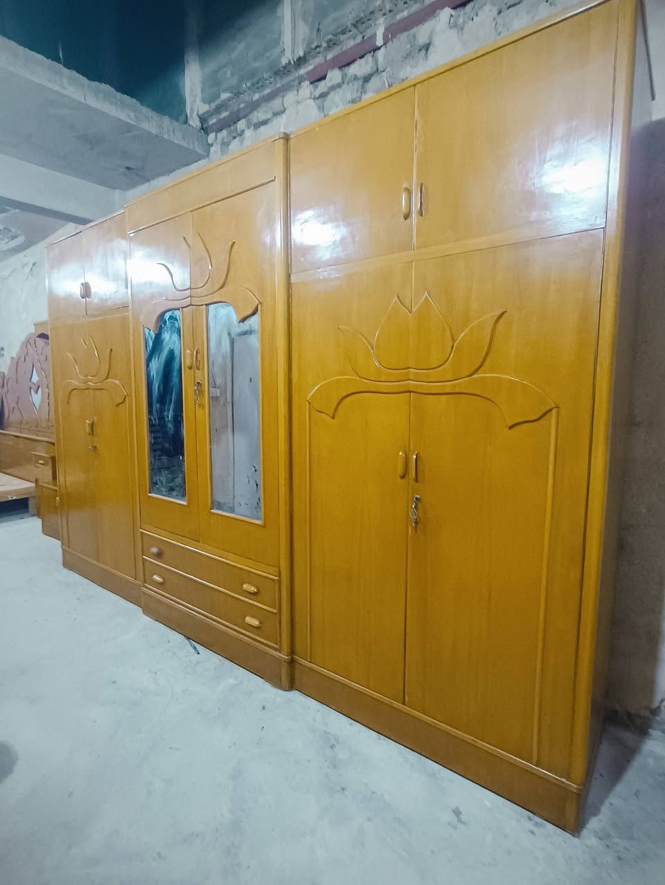 غرفه تسكام شخط مابيها انضف الصوره السعر 750عنوان حله شارع 80لتواصل ***********
