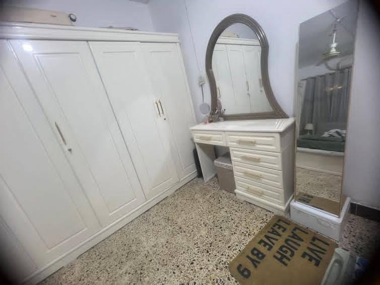 غرفه نوم شغل ايد مرتبه اخو الجديد للبيع شخطه مابيه 
١.٧٠٠.٠٠ مع فراشه مالته  ناصريه مركز   لونه حليبي
استفسار ***********
