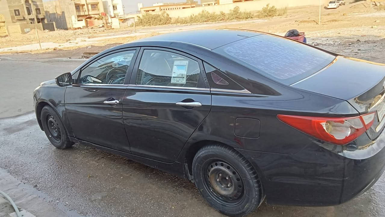 سلام عليكم سوناتا مديل ٢٠١٢ وارد كوري بيه بارد بخشم جاملق الأمامي صفحت العبري وبيه ضربه بدوسه خفيفه جوه باب السايق الباقي مكفول بس رشات صبغ لان الكوري ما ينكفل من صبغ حدادي الاماميه ٥٠ بلميه محرك كير تمام سنويه صاقطه بل ٢٠٢٥ *********** سعر ٧٥ بيه مجال
