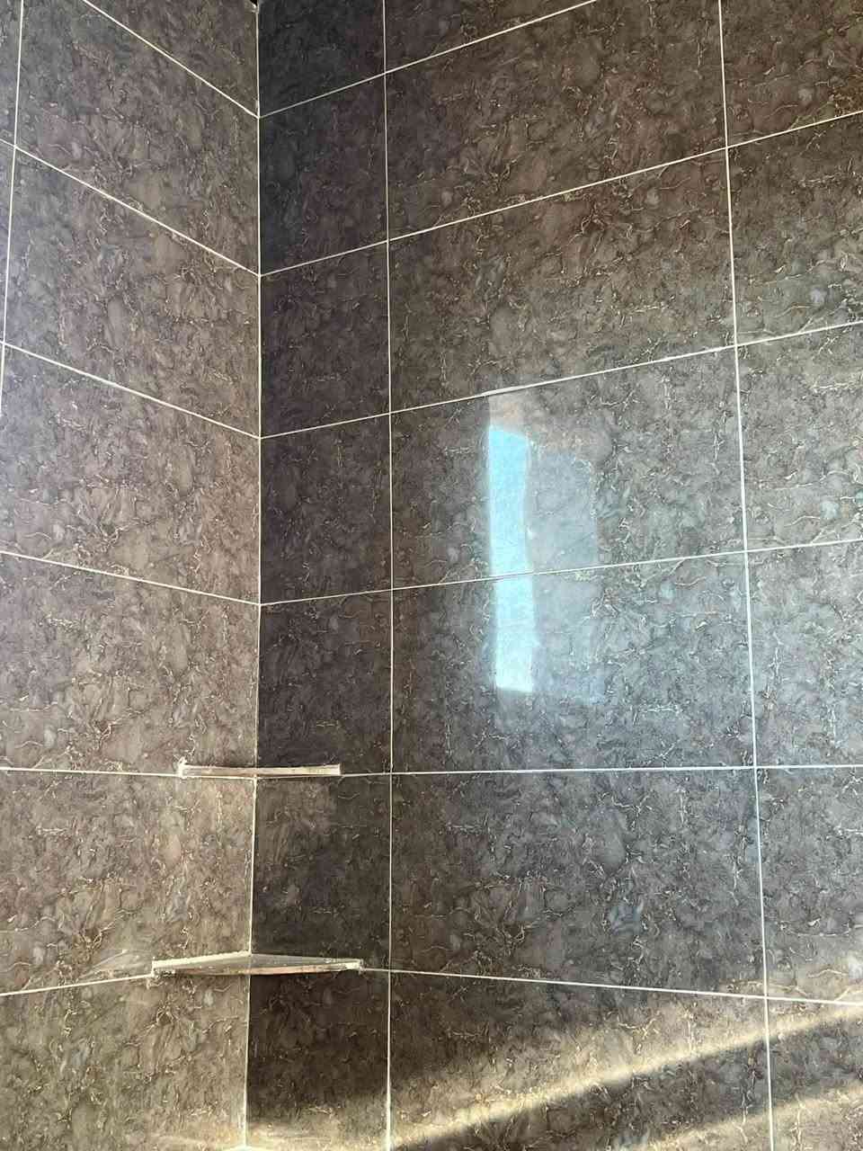 سلام عليكم خلفه سيراميك شغل نظيف بإشراف هندسي رقم الهاتف تواصل واتساب ***********
