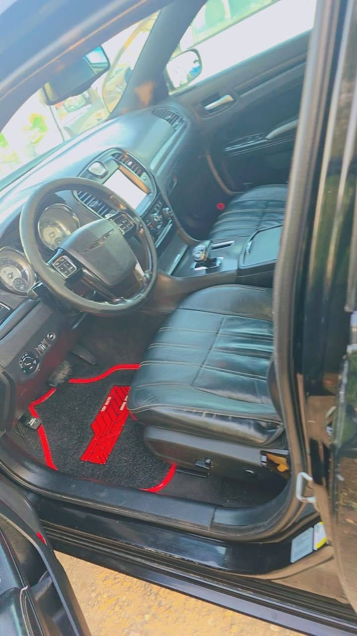سلام عليكم عندي اوباما 14بيها اربع قطع وربع اصابع بالباب سونار موجودراسلني ووديلك سونار  بدون تبديل وبدون داخل خلفي اتصل ونطيك تفاصيل رقم بغداد سياره جاهزه ونضيفه صدر جديد امامي خلفي تبريد منضومه كامله سياره فول S بسمي تحويل مباشر رقم انكليزي كير مكينه كفاله مكاني بابل جبله *********** سعر 150 وبيها مجال اومراوس ب جارجر نفس السعر حتلى بوليسي
