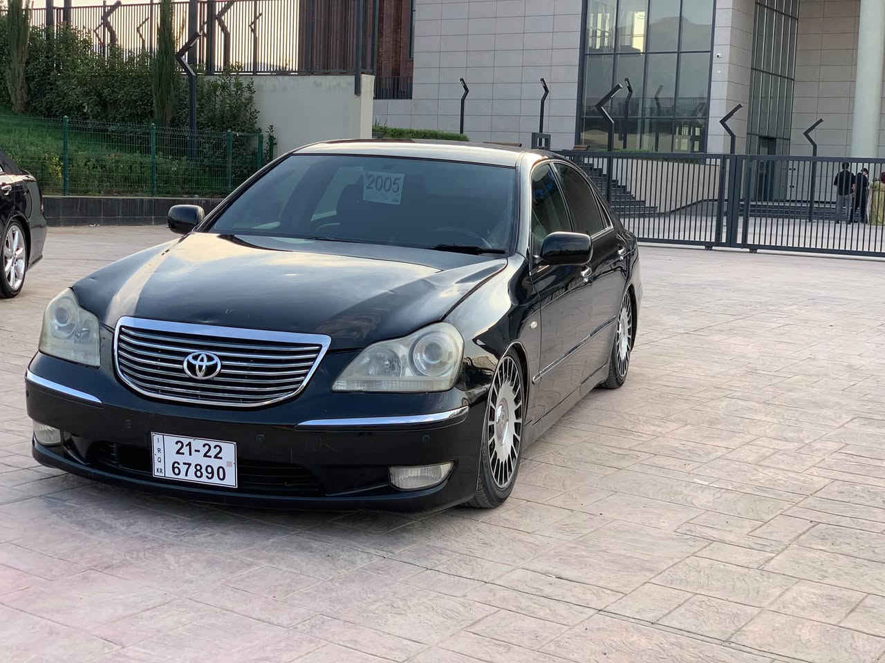 كراون ماجستا • جلد • لون أوروبي