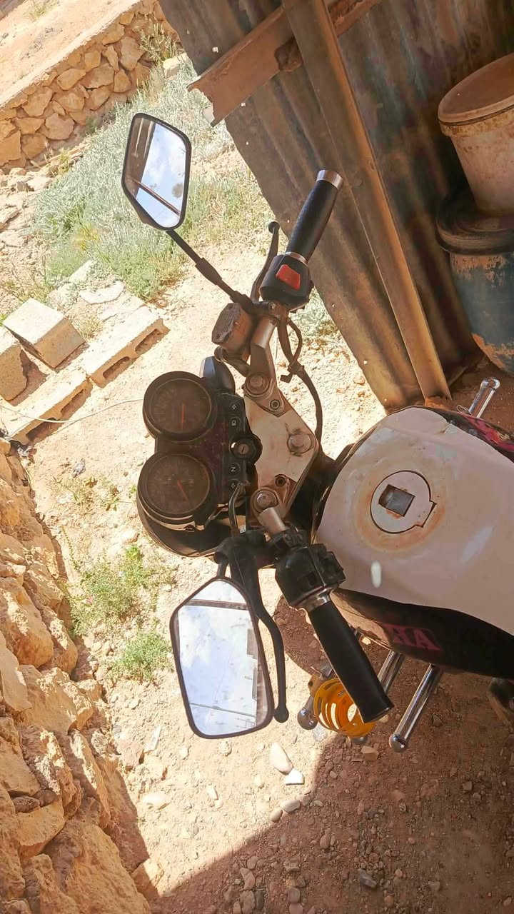 هيوشه موديل 13 مسجل سنويه بس مامستلم لوحات الموطور واضح كدامك بصور
سعره 900 ماتشتري لشوفني وجهك 
***********
