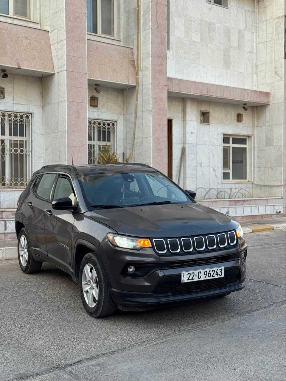 Jeep Compass Latitude 2022 ✔️
جيب كومباس ٢٠٢٢

بوند و باب خلفي صبغ بدون دواخل 
٣ مكان تعديل بارد (باب و جملغ و شوي صقف)
١٨ الف كيلومتر ماشية و رقم شاصي بالصور

مواصفات Latitude 4 * 4

تحويل و غرامات بشط ✔️
كير محرك تبريد شرط مضبوط 💯

محرك 4 سلندر 2400 تنفس طبيعي مرغوب

سعر 🔥 124 ورقة و مجال بسيط
مكان عقرة "ئاكرئ"
واتس اب و كورك *********** أربيل, العراق

