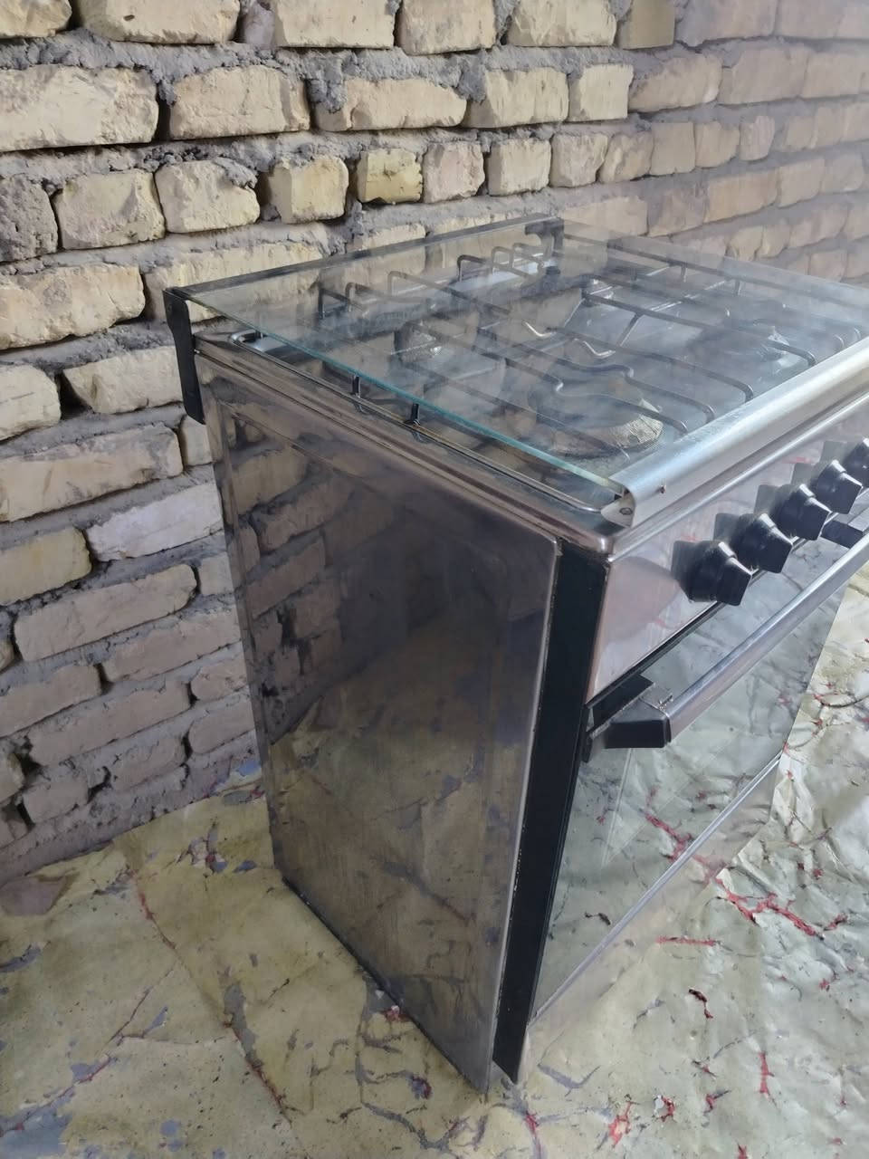للبيع طباخ أربع عيون ابو الفرن نضافة فول مكاني الطارمية شارع التدبير *********** السعر ٦٠
