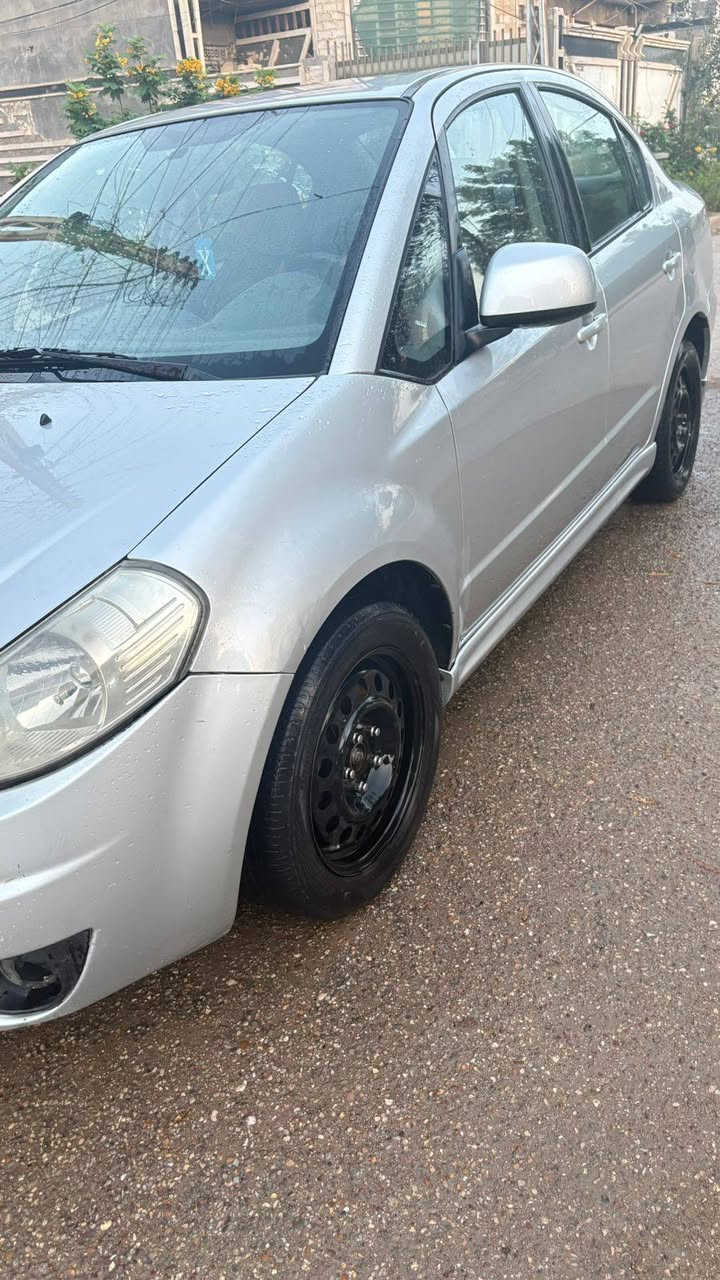 السلام عليكم ، سازوكي SX4  للبيع موديل 2008 وارد امريكي حادث جاملغ مصلح نفسه وباب خلفي مبدل اصلي بدون اي دواخل محرك 2000 السيارة نظيفة فقط كمبريسر تبريد عطل السعر 55 السيارة بأسمي عنوان بغداد للاستفسار 
*********** ابو يوسف بغداد, العراق
