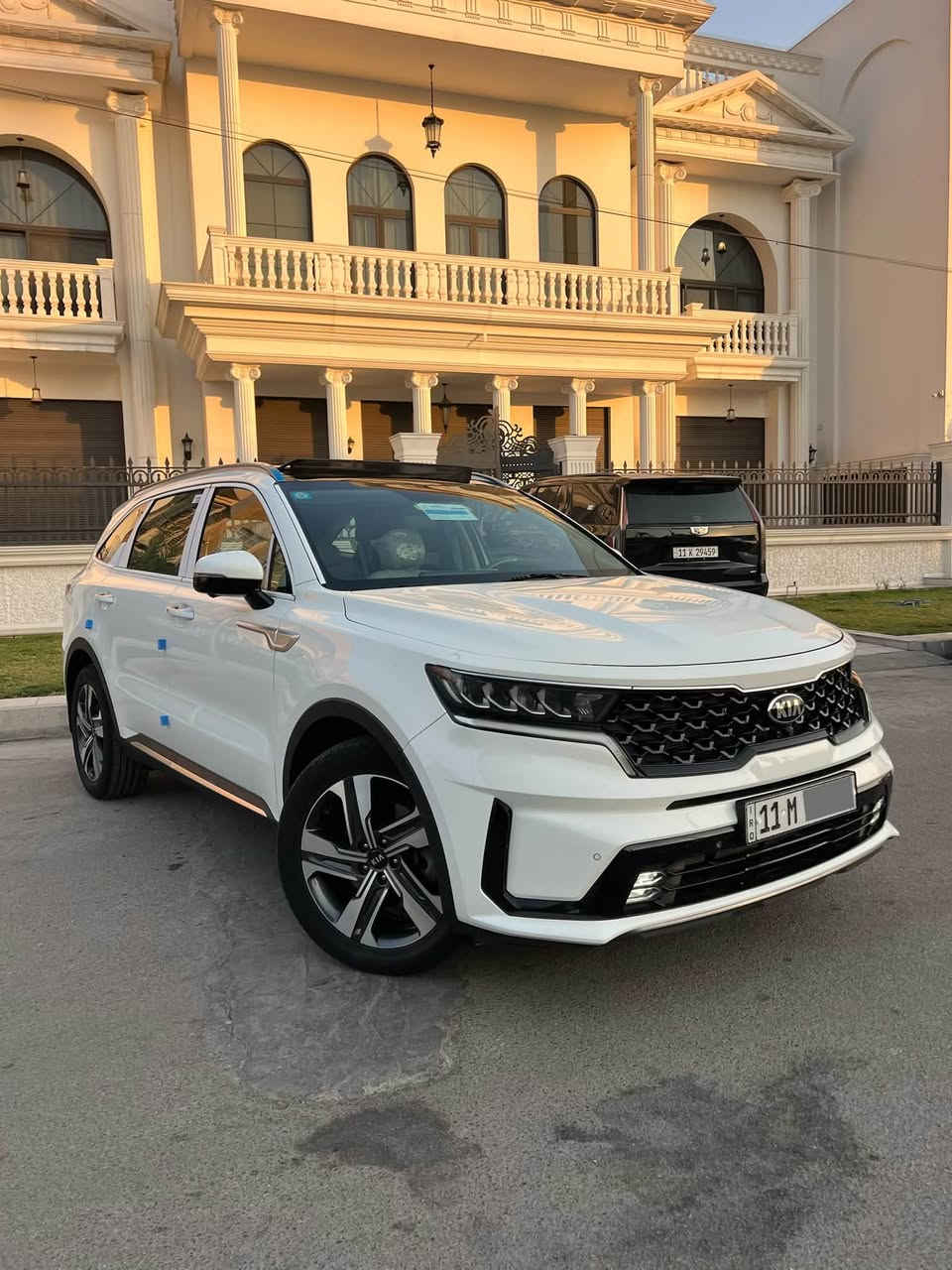 كيا سورنتو موديل 2021 فئة "الفول4x  كامل" (أعلى مواصفات) بنظام دفع رباعي 4WD ماشيه ٢٤ محرك ٦سلندر ٧راكب ٣قطع تبريد بصمة بانوراما كشنين كهرباء جلد حار بارد مرايات كهرباء ٤ كامرات شاشة تحكم استيرن حساس خلفي وامامي لد أمامي وخلفي دبل ايرباك بردات لايت زنون ٤عدسات هند بريك دكمه جنطه كهرباء شاحن لاسلكي دمام بدشبول دمام بصندوق شفتات بالستيرن مانع انزلاق مانع انحدار 
 نظام صوتي محيطي فاخر من شركة Bose العالمية أوتو هولد درايف موود سيارة جديدة وجاهزه كلها على وضع الشركة مكفولة 
بغداد البلديات للإستفسار اتصل 📞***********
