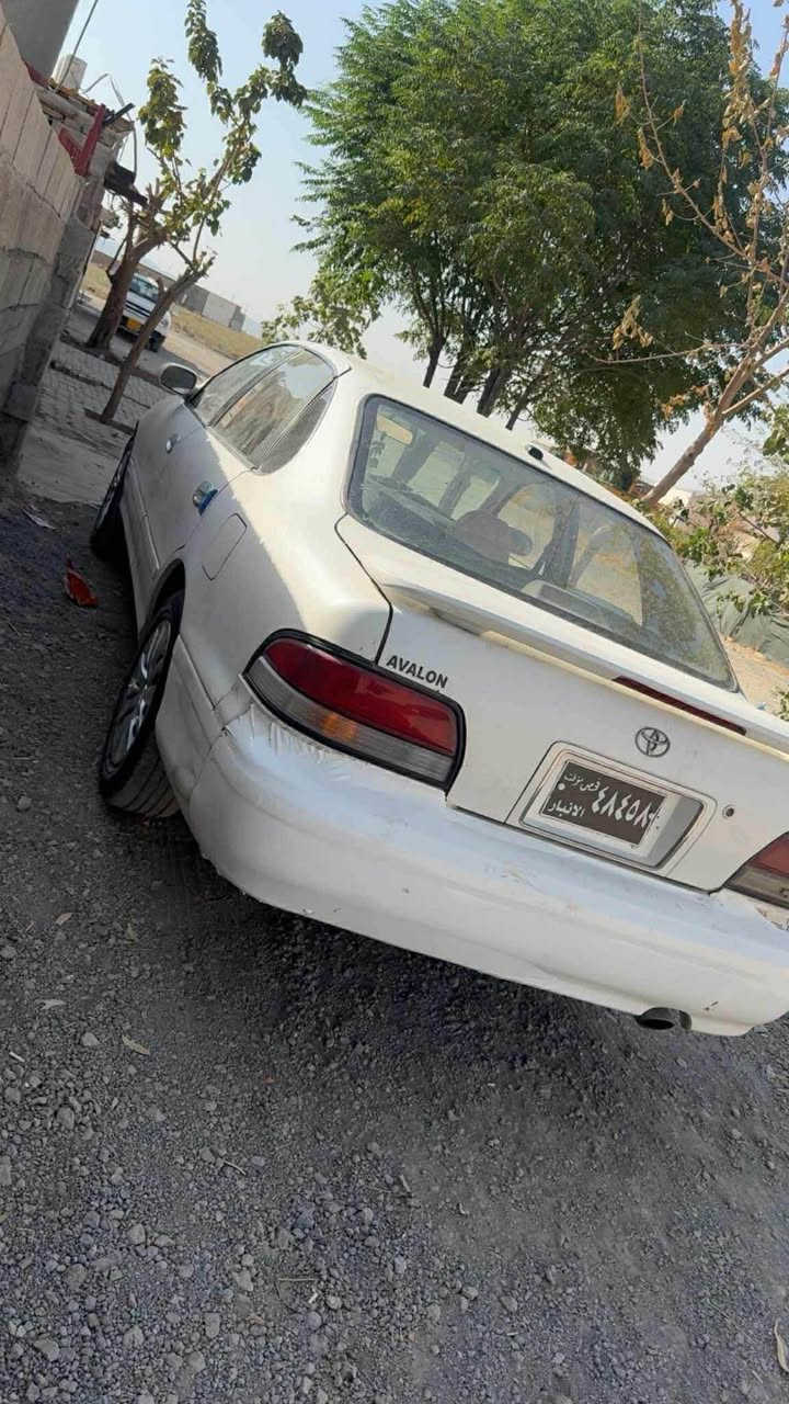 سەرەتا بەناوی خوا ئەفەلۆن مۆدیل ١٩٩٩ 
سەیارەکە ڕێکوو پێکە گێڕ و مەکینەی بێ موشکیلەیە 
گێڕ ئۆتۆماتیکە 
جام کارەبایە
سەیارەکە بەس ماشەڵای ئەوێت  
قوفڵۆ کۆتایی ١٦ گەڵایە دینارێ کەمی نیە
ڕەقەم تەلەفون ***********
