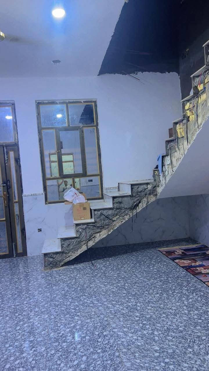 السلام عليكم بيت طابو صرف للبيع بحي الفداء نهايه شارع ابو لبنان قريب ع الواقعه بيت يتكون من طابقين الطابق لاول كامل الثاني هيكل 100متر  ب85 مليون بيت بناء 2026

***********
