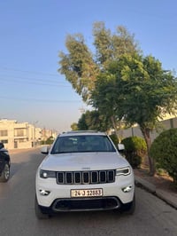 جراند شيروكي • ٦ سلندر • ١١٥٠٠٠ ميل