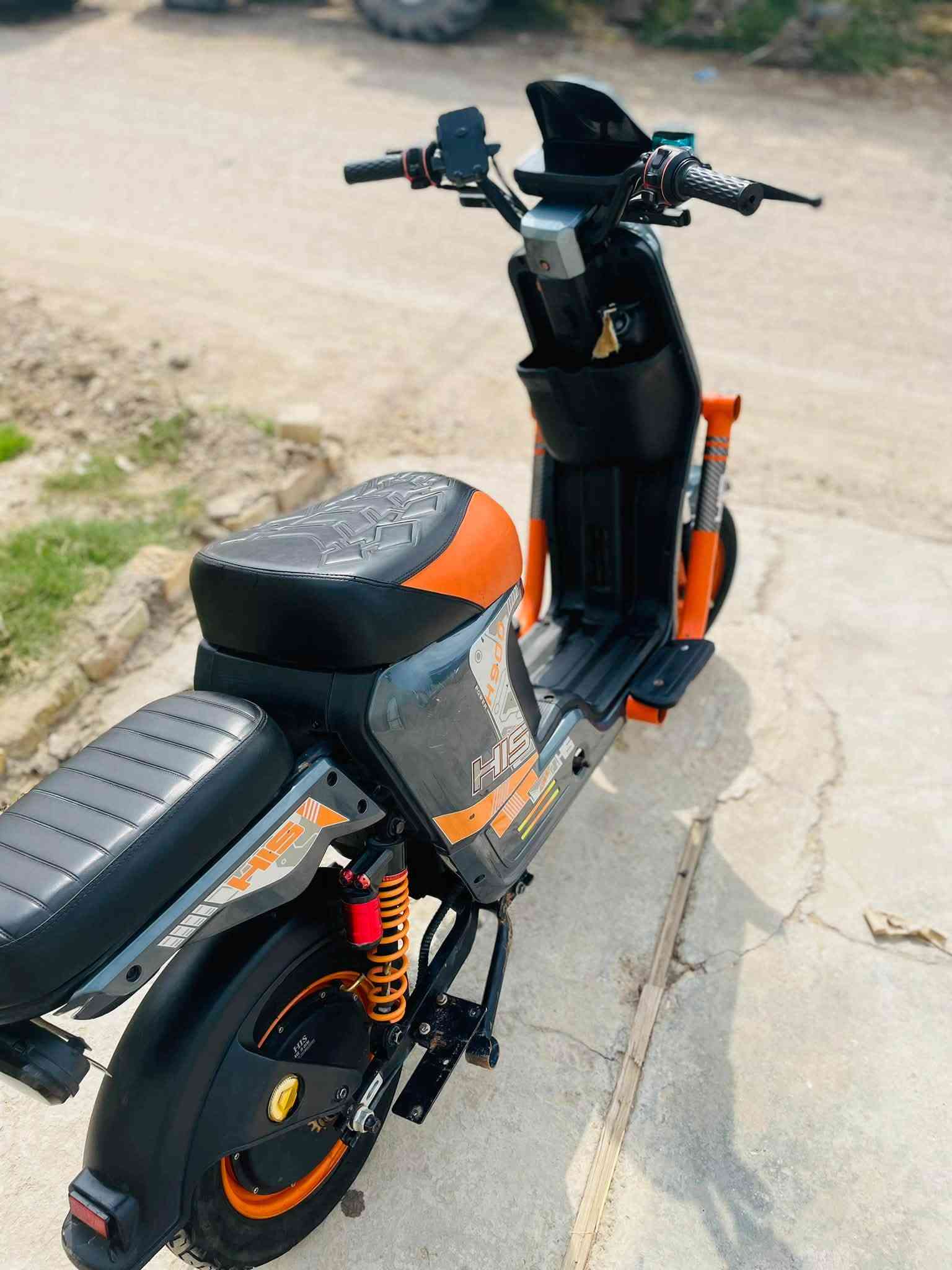 H900 • جديده • ٥ بطاريات