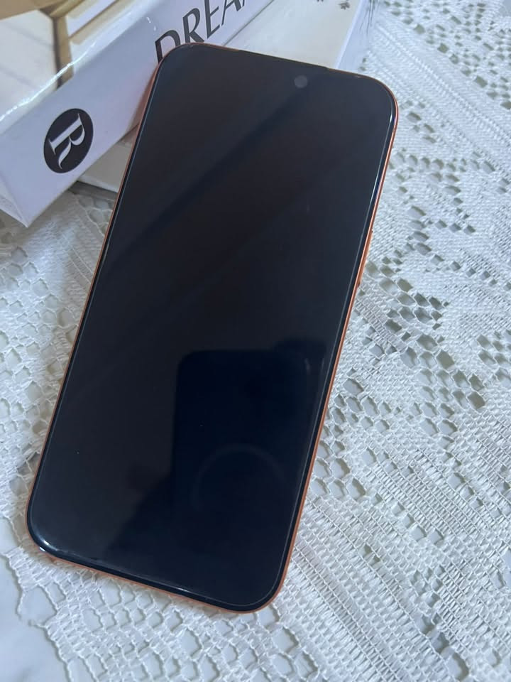 السلام عليكم
للبيع ايفون 17 برو ماكس ذاكره 256 شريحه الكترونيه Esim
بطاريه 100 نظافه 100% مشحون 73 
السعر 1،700،000 مكان النجف 
رقم الهاتف ***********

نص مكتوب في الصور:
- 97 2:21 حالة البطارية حالة البطارية عادية تعمل بطارية iPhone هذه على النحو المتوقع. حول البطارية والضمان... الحد الأقصى للقدرة 100% هذا قياس لققدرة البطارية مقارنة بقدرتها عندما كانت جديدة. قد تتسبب القدرة المنخفضة بتقليل ساعات الاستخدام بين عملية الشحن والأخرى. عدد الدورات 73 هذا هو عدد مرات استهلاك iPhone لقدرة البطارية. معرفة المزيد... تاريخ التصنيع نيسان 2026 أول استخدام تموز 2026
- 2:22 97 حول الاسم Ali iPhone إصدار iOS 26.6.1 اسم الطراز iPhone 17 Pro Max رقم الطراز MFXH4LL/A الرقم التسلسلي F4JJLFM2NF الضمان المحدود تاريخ انتهاء الصلاحية 2027/7/3 الأغاني 0 الفيديوهات 3