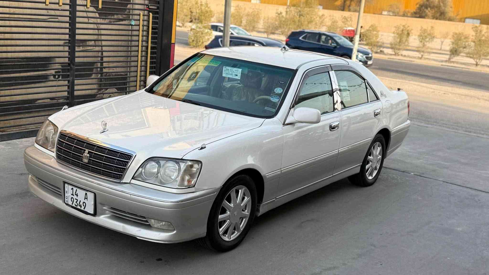 ملكه 2000 اصل لون ابيض صدفي رقم بصره وهزه وسنويه جديده 2031 بسمي 
مكفوله من كلشي من الكصه والنقل جثه وكافه الاصواليات والضربة وكافه الرسميات سياره جديده وجاهزه من كلشي مكينه VVT-i 3000
داخل عسلي مواصفات 3دكم السعر 125
الاستفسار *********** عنواني البصره خور الزبير البصرة, العراق
