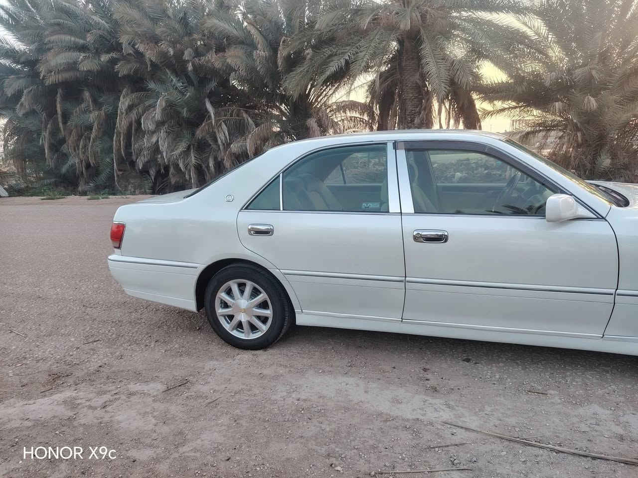 السلام عليكم ملكه للبيع موديل 2001 صدفي السياره رقم بابل بسمي تحويل ثاني يوم   السياره دكمتين العنوان بابل الحمزه الغربي  بيع فقط للإستفسار على هذا الرقم ***********

نص مكتوب في الصور:
- HONOR X9c