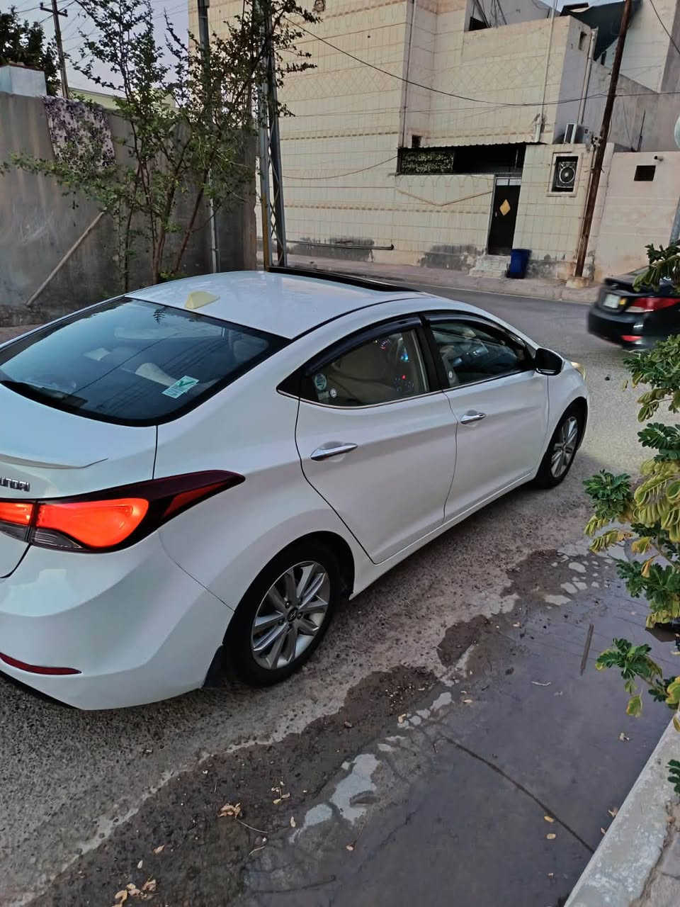 النترا 2016 رقم بغداد بسمي بيها صبخ شبر بل جاملغ المامي ولدعاميه لخلفيه  ماشيه 170 حقيقي لسياره جديده كير محرك كفاله ***********  لمكان لرمادي حي لعادل
