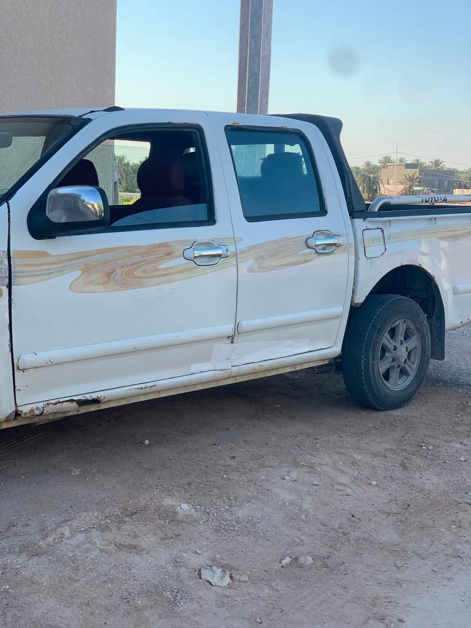 للبيع كريت ٢٠١٣ رقم ذ ي قار بسمي مجدده ٢٨ مابيها اي نقص جاهزه من كلشي كير محرك شرط لاستفسار ***********
