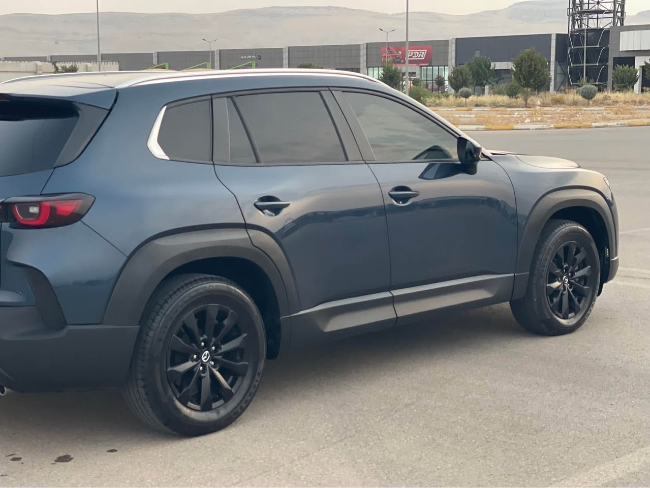 Mazda CX-50 AWD
2024 مواصەفات S PREFERRED 

کوشن جلد و کارەبا و کوشن هیتەر
لەسەر دەقی شەریکە ماوەتەوە مەسرەف و نوقسانی هیچ تیا نییە

تەنها صندوقی بۆیاخە لەگەڵ پەڵەیەک ساردی بۆنیدەکەی ئەیرباگی سوکانی سیستەمی بیلادی کۆدی شەریکەی بۆ دانراوەتەوە

هەموو گیانی بەشەرت
٥٦ هەزار ڕۆشتووە
٣ مانگ کاتی لەگەڵە نەشکاوە

لەسلێمانییە ناوشار

سیعری ١٨٥ گەڵا و مەجالێکی کەم

*********** السليمانية, العراق
