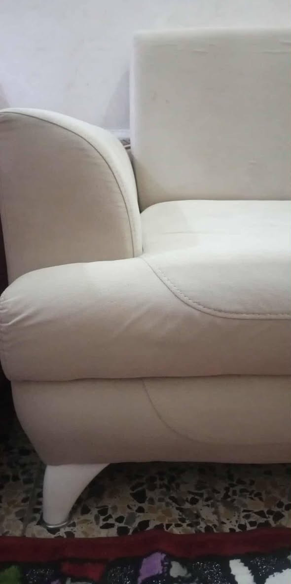 للبيع نضيف كلش أبو السرير 4 قطع سعره 250 عنوان كوفه شارع المعمل قرب مجمع المختار ***********

نص مكتوب في الصور:
- Yaqot White
- تخم للبيع ٨ نفرات ب ٤٥٠
- منذ ٥ دقائق
- أعجبني
- تعليق
- مشاركة