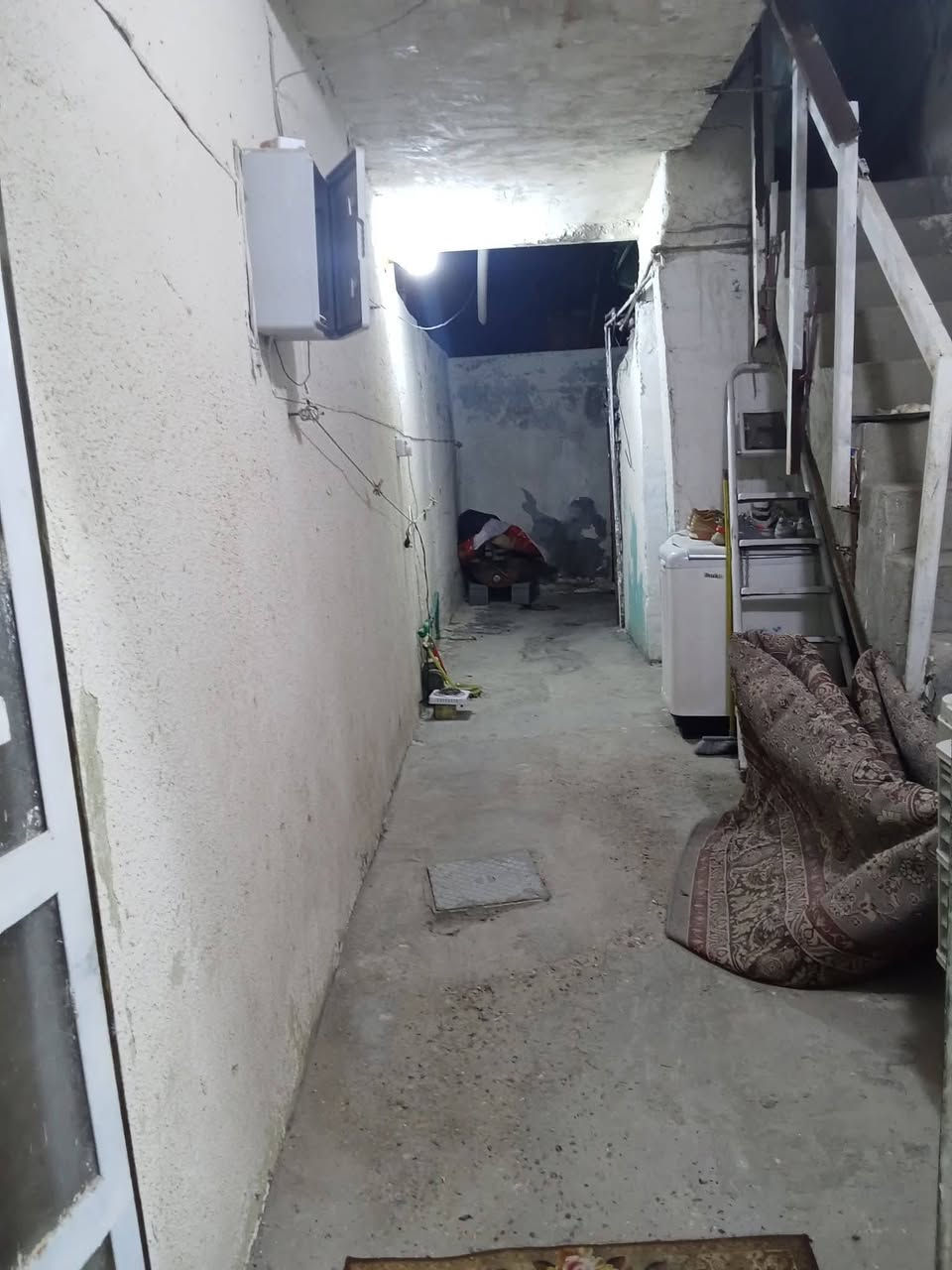 يالله السلام عليكم بيت تجاوز بمجمع الحبيبية قرب الشقق بانزين خانة الداخل قطاع 55مقابل قطاع 3 المساحة 90متر السعر 25 وبيةمجال للاتصال ع الرقم ***********
