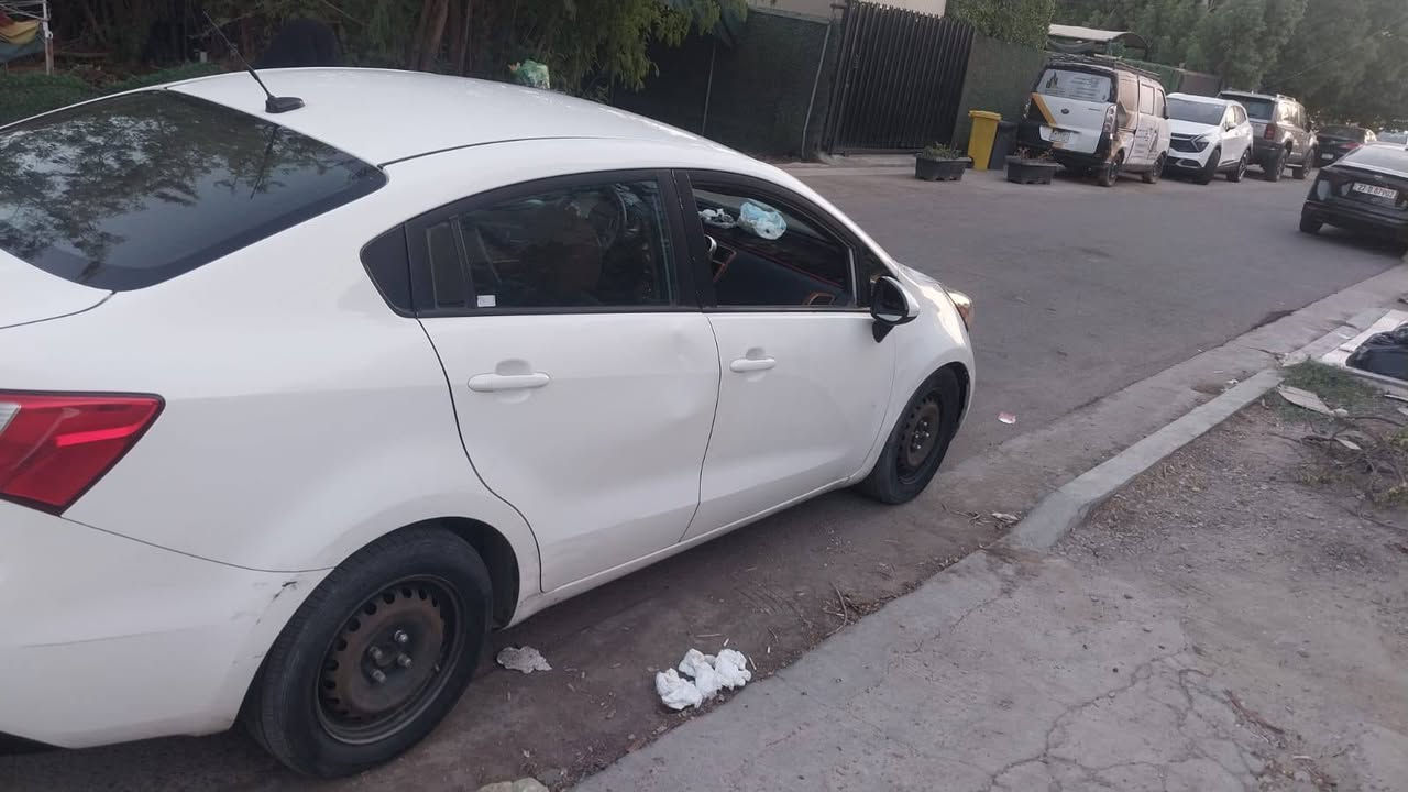 السلام عليكم كيا ريو للبيع موديل 13 وارد امريكي مال بيت تفاصيل سياره بل منشورالسعر 74 بيه مجال شي قليل مكاني سيديه رقم ***********
