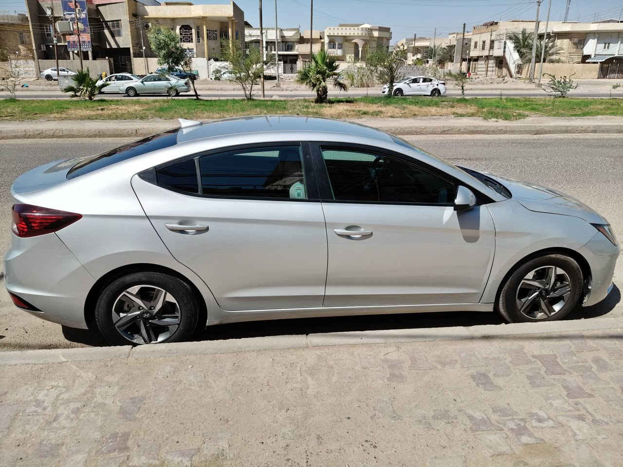 السلام عليكم النترا 2020 وارد امريكي 
رقم بصره تحويل ثاني يوم 
للبيع او مراوس بجارجر 
لون سلفري 
محرك 2000 دوش 
كير AT
تحكم استيرن 
نقطة عمياء 
تحديد مسار 
شاشه 
مانع انزلاق 
ماشيه 87 الف ميل
السعر 135 
***********
