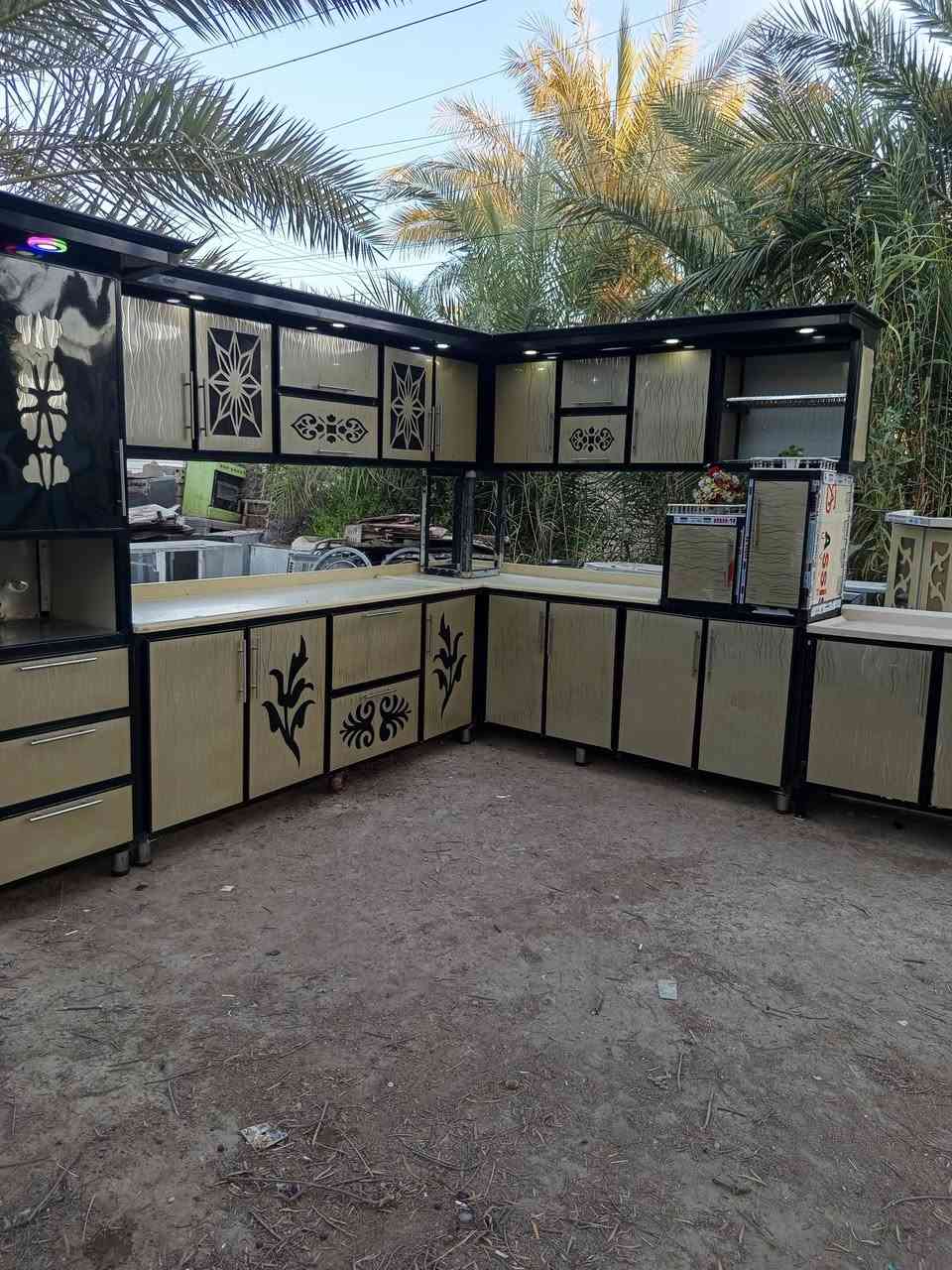 كاونتر 6 متر 7 قطع مرمر 
سعر 700
توجد خدمة توصل بكرو
الشراي يراسل الصفحة أو يتصل *********** أو وتساب
