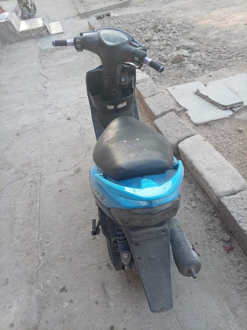 دراجه ماكس مبدل بس ولفات كلشي شغال بيه سلف هندر سعر 450 العنوان البصره البهادريه 
 *********** البصرة, العراق
