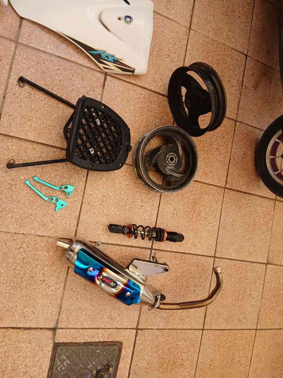 غراض ماكس للبيع كلمن سعره وبيهن مجال قليل  توصيل ماعندي مكاني ديالى بعقوبه
ياله بلادي 

كفرات تخم كامل 

كاسحه
دبل خلفي رياضي

و صالصنه ستيل بعدها جديده اي شخط مابيها 

موجود واتساب ***********
