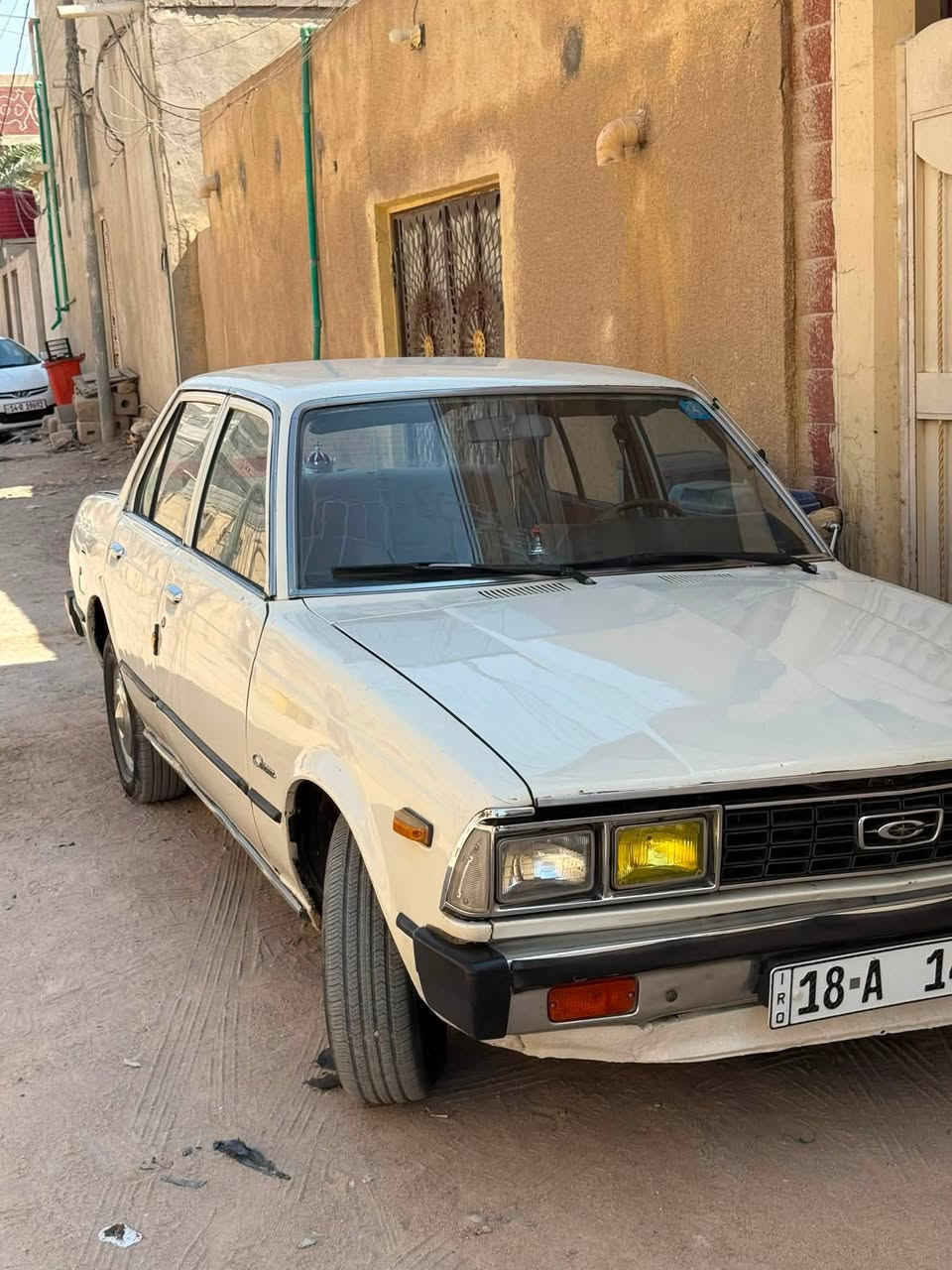 كرونه 1980 للبيع
السيارة تبريد جديد
طخم تاير جديد 
مكينة نظيفة بلاد 
الدواخل نظيف مدوشم جلد 
مصبوغة عام جمالية 
رقم مميز 
سنوية 2030
تحويل شرط 
مطلوب 42ورقة وبيها مجال 
***********
