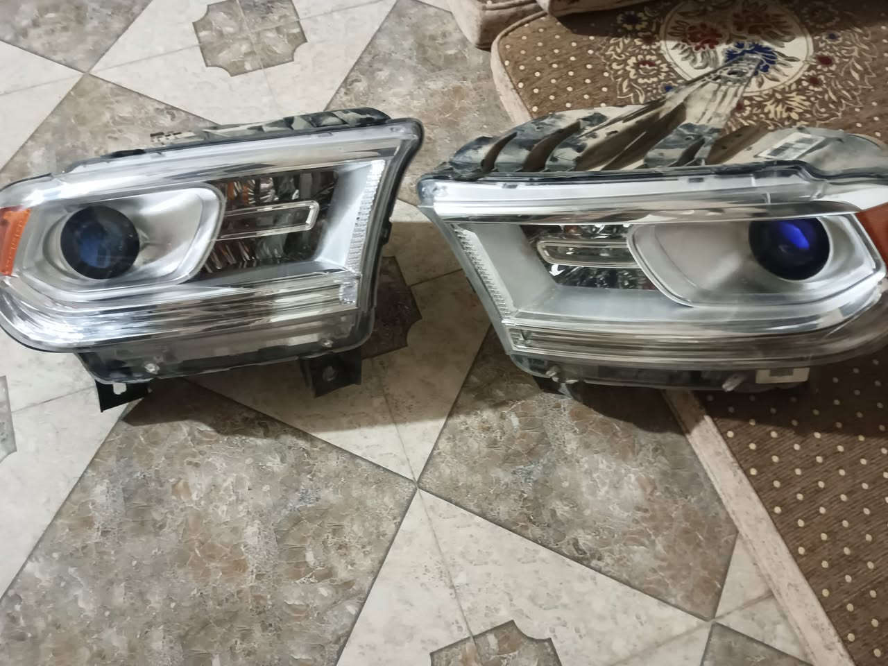 السلام عليكم.... يوجد زوج لايت دوج دورنكو موديل 20 مع جك جديد بوضع الشركة دوج دورنكو اصلي مع دبه ماء محرك اصليه مع كب ويل اصلي دورنكو اصلي......ابو وسام عايد الزريجاوي ***********وات ساب فايبر
