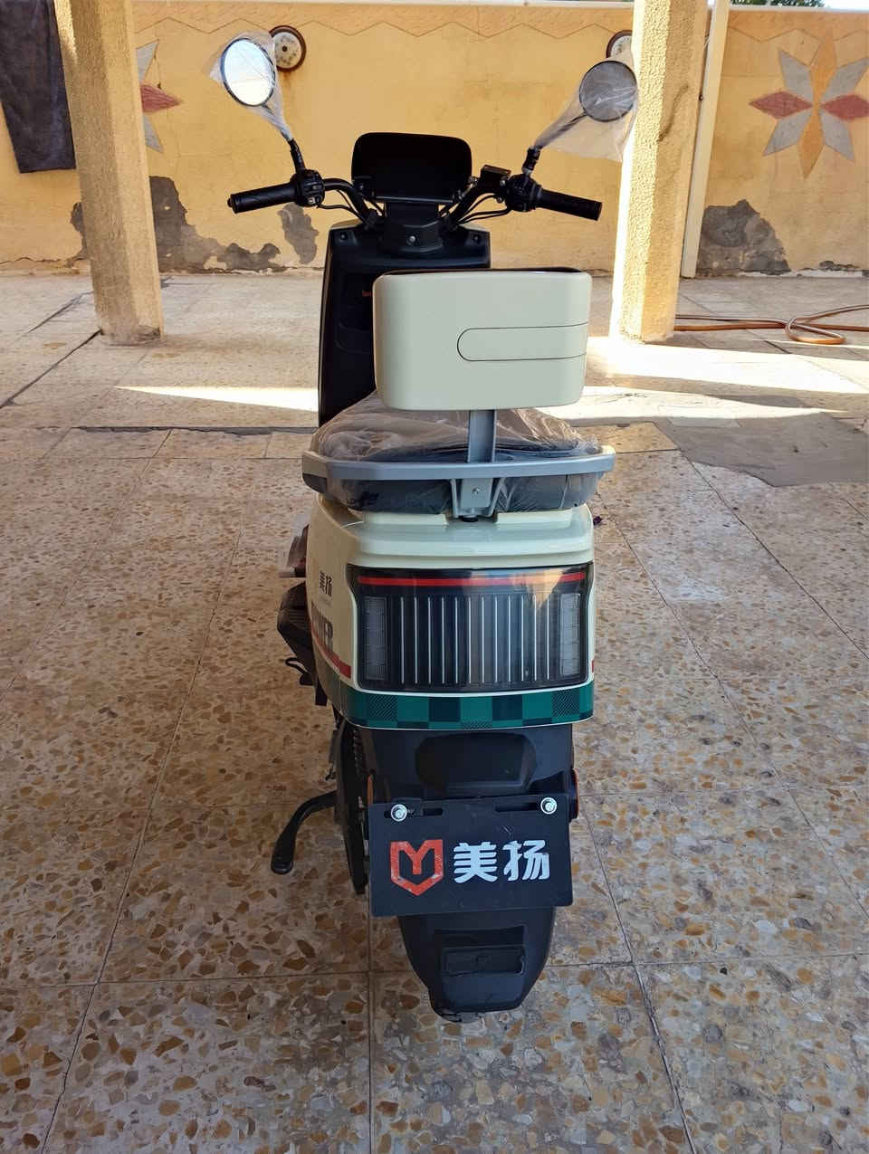 السلام عليكم ورحمه الله وبركاته🤝
دراجه شحن للبيع 🏍️
موديل 2025
6بطاريات جدد
سويجين وكارتين🔑
نضام باركP نضام Rبك
اشاير يمين يسار ،🚥
3نمره 
سرعته 75حقيقي 
نضافه %100
قلوب ثلجي عالي ناصي
السعر 💲💸خاص
الموقع 📍
بغداد ابو غريب الشيحه
الرقم أو استفسار ***********
***********
متوفر واتساب 
رجاء مارد علئ تعليقات فقط خاص رجاء
