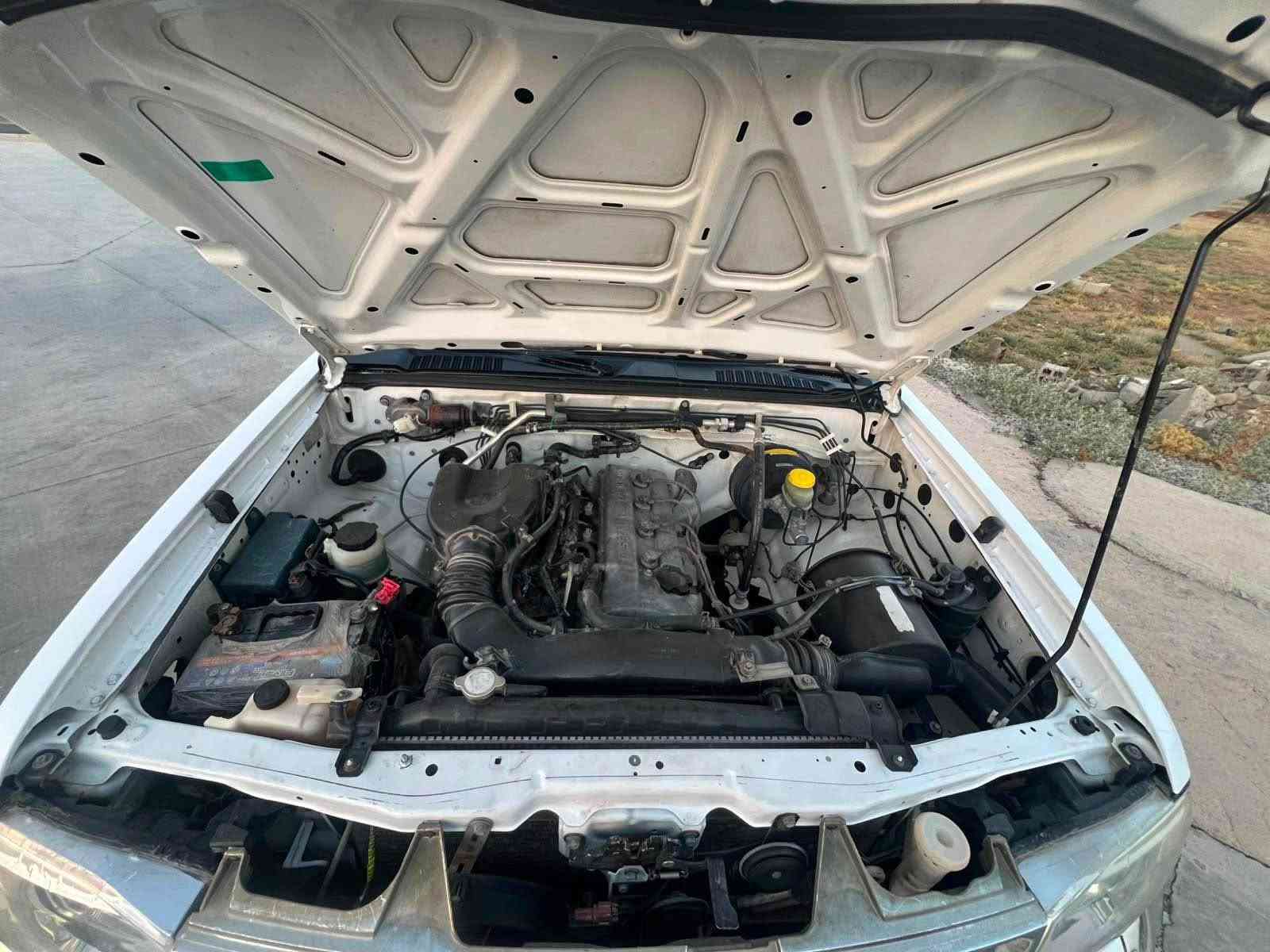 نيسان پيكاب موديل ٢٠١٠ سةنةوى ٢٠٢٥ بةسةرچووة 
سةيارةكة كامل بوياغة بةسوكى وةرگةراوة
پيش و پشت و بةتانةى كةپسة دةعمى نية شانصى بةشةرتة 
گير و توندوتولى و مةكينة و ئةكسل و تةبريد بةشةرتة 
كوشن و گاعى تازةية كارةباياتى بةشةرتة 

شوين چوارقورنة     نرخى ٨٢$ و كةميك مةجال 
***********     ***********
***********     *********** رانية, السليمانية
