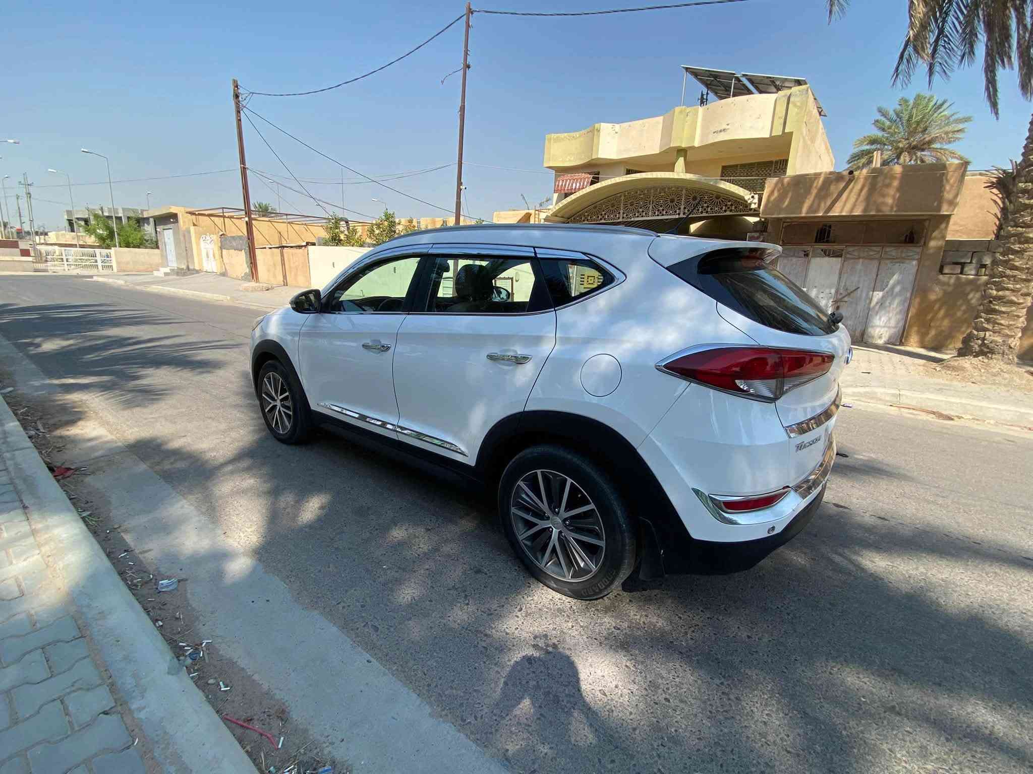 السلام عليكم
توسان موديل 17 خليجي السياره جاهزه من كل النواحي مكينه كير تبريد تخم تاير صدر حداديه كل جاهز 

كير ومكينه ع شركه ما مفتوحات رقم بغداد الجديد وسنويه جديده وهزه جديده السياره مال جناي السعر 162 وبيه مجال 

مكفوله من صبغ ومن ضربه وفتح وتبديل أي ستفسار اكثر 

اتصل *********** متوفر وتساب
