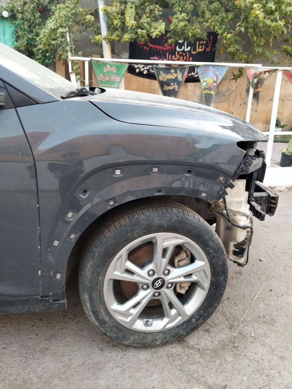 السلام عليكم ورحمة الله وبركاته 🌹
🚘 كونا موديل 2023 – فول مواصفات

🔹 عده فتحة
🔹 مرقمة باسمي
🔹 تحويل ثاني يوم

السيارة حادثها سابقاً بأمريكا، بابين الصدر والخلفية، وبدون أضرار بالدواخل.

وبخصوص الصور، السيارة طخت عندي بقبق حديد مال مجاري الشارع، والسيارة ما تأذت أبد.
السيارة موجودة وتكدرون تجون وتشوفوها بعينكم.

🛠️ النواقص فقط:
• كير
• دعامية أمامية

أما باقي الغراض كلها جديدة وتشوفها بعينك.

💰 السعر: 97 ورقة
🤝 بيها مجال بعد المعاينة

📍 الموقع: بغداد – الراشدية

📞 للتواصل: ***********
📱 متوفر واتساب
👤 علي
