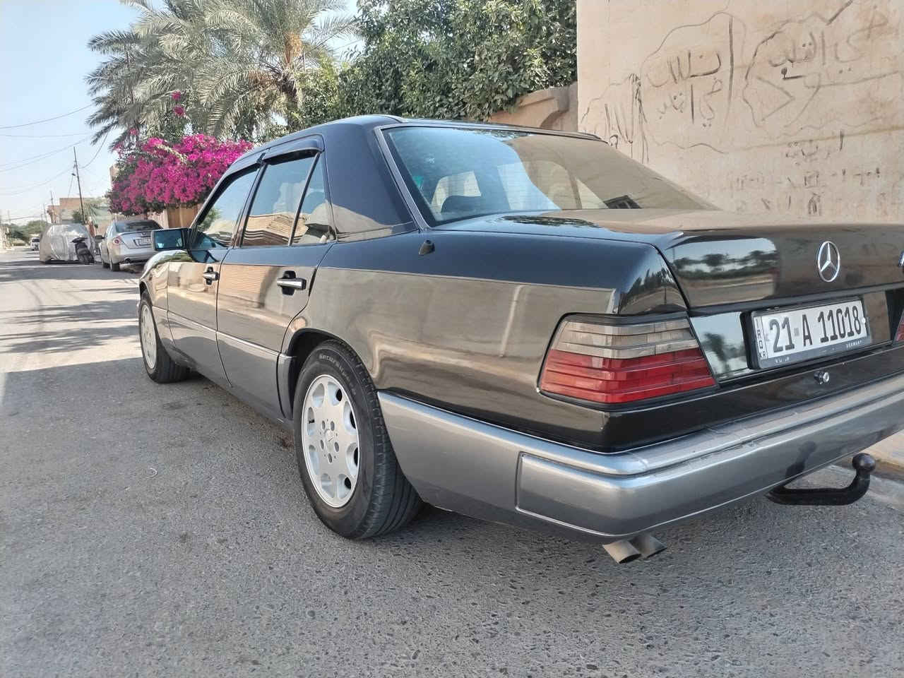 السلام عليكم 
مارسيدس دب موديل 1988  محوره گير و محرك بطة 3000 تبريد تدفئة جامات امامية كهرباء و تحكم كشنات كهربائي مصبوغه عام للجمالية غرفة جديدة رقم سليمانية سنويه لحد2028 بأسمي شرط تحويل ثاني يوم سياره مال جناي نظيفة ما ناقصها شي سعرها 78 وبي مجال بسيط مكاني ديالى ناحية السعدية….  للاستفسار هذا رقمي *********** وموجود عالماسنجر والواتس اب
